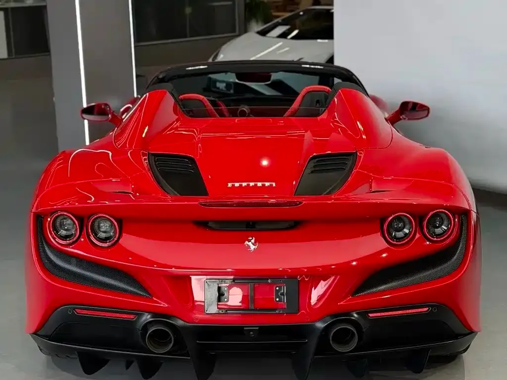 Ferrari F8 — фото 6