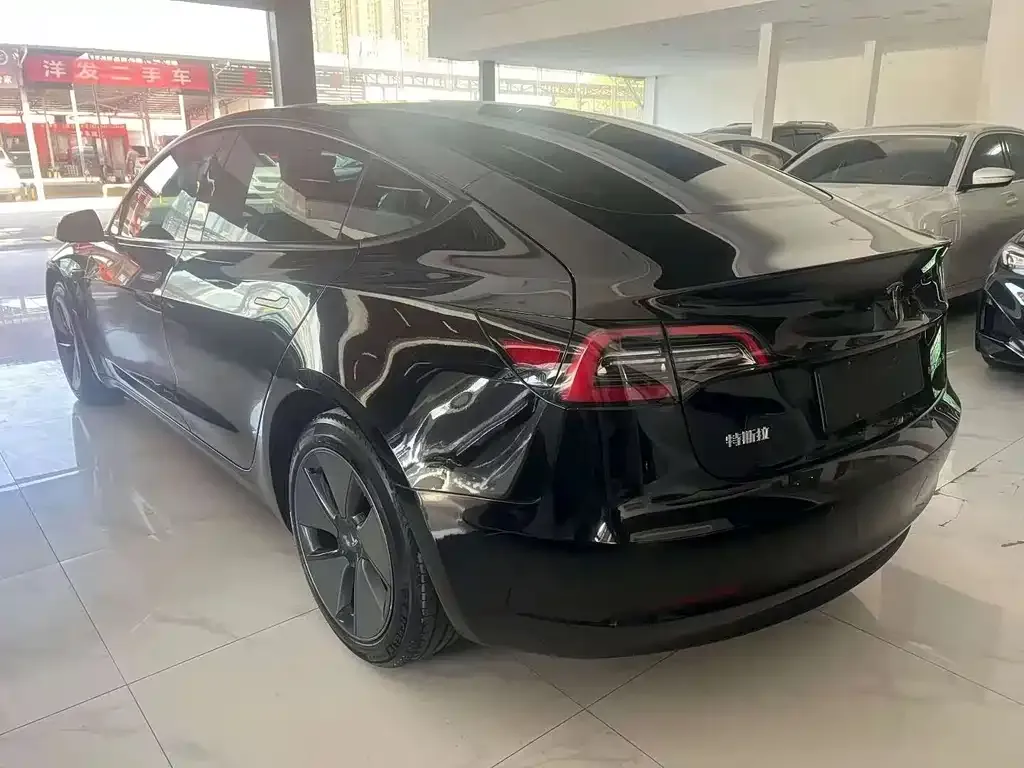 Tesla Model 3 — фото 9