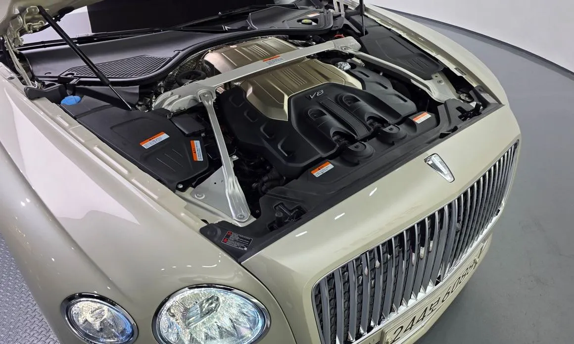 Bentley Flying Spur — фото 3