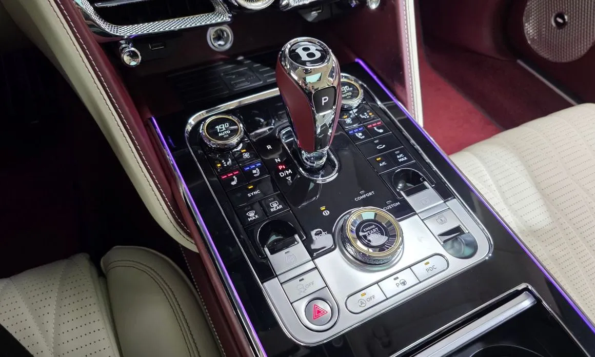 Bentley Flying Spur — фото 10