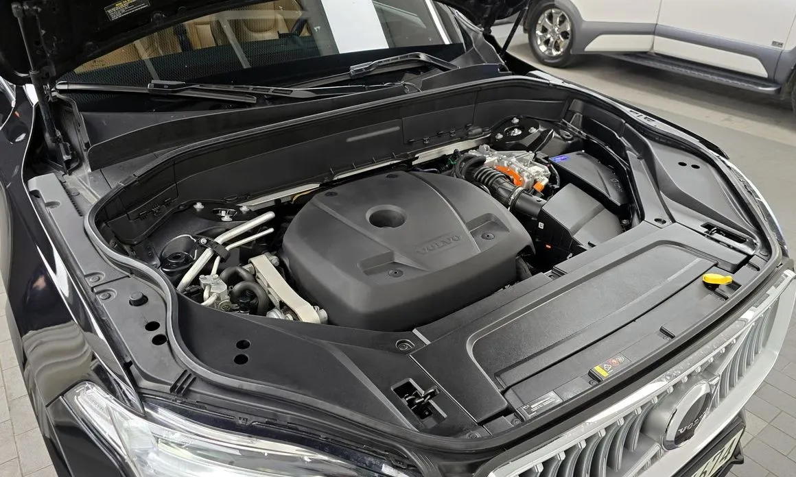 Volvo XC90 — фото 10