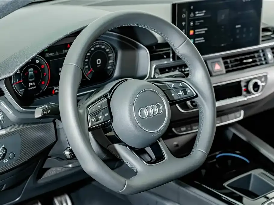 Audi A4L — фото 8
