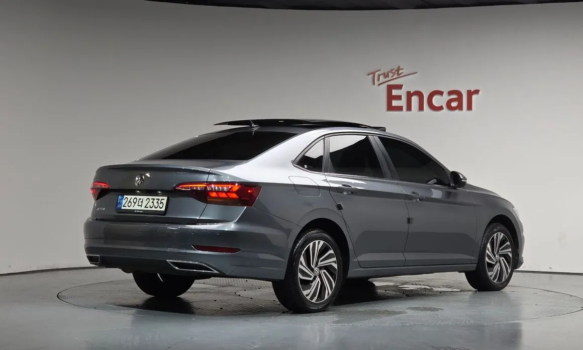 Volkswagen Jetta — фото 3