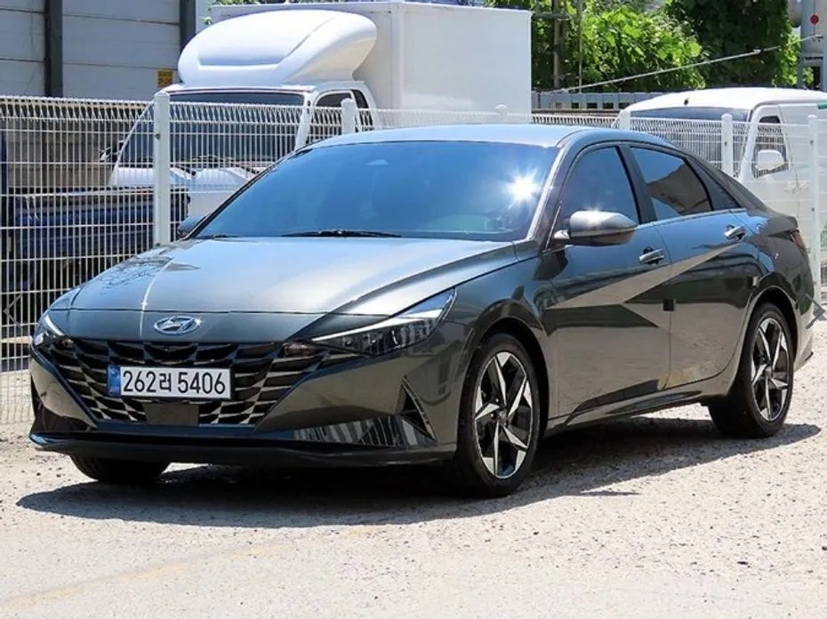 Hyundai AVANTE — фото 1