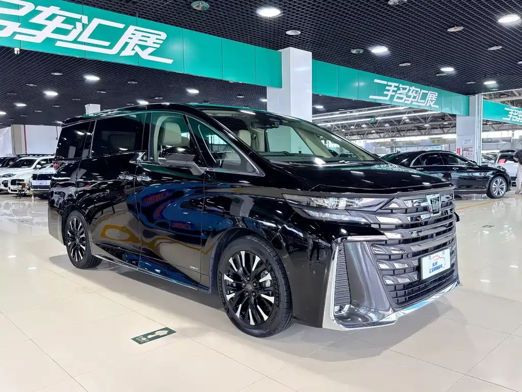 Toyota Vellfire — фото 8