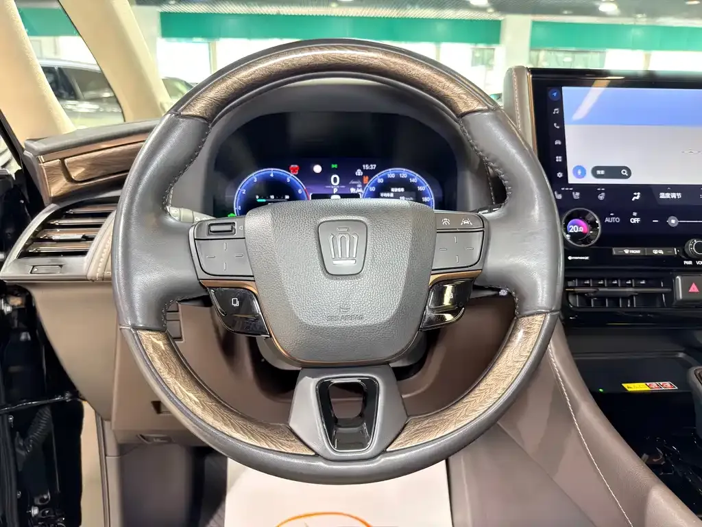Toyota Vellfire — фото 3
