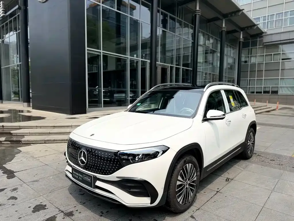 Mercedes-Benz EQB — фото 1