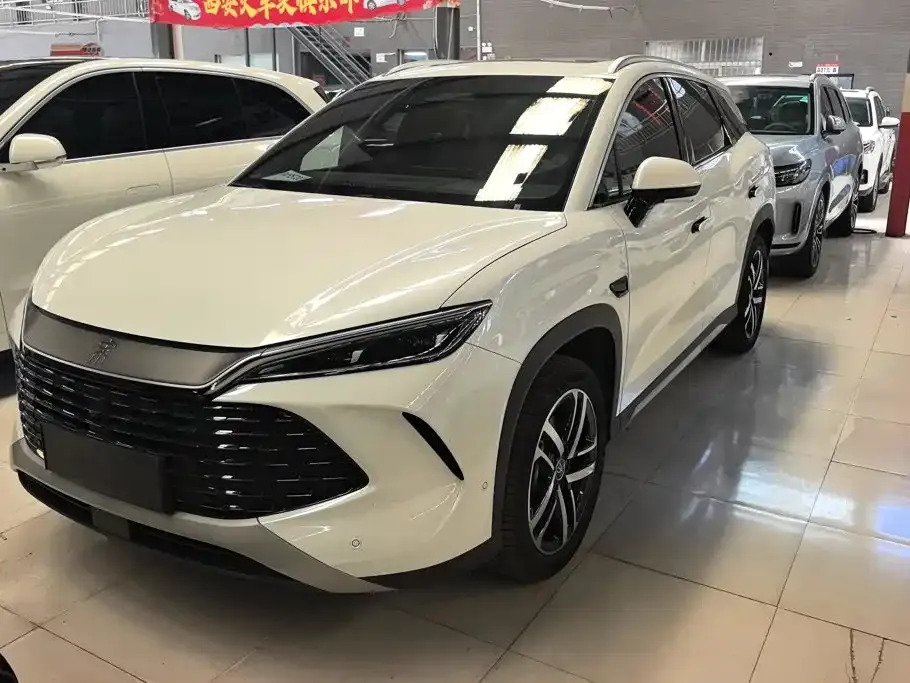 BYD L DM-i — фото 1