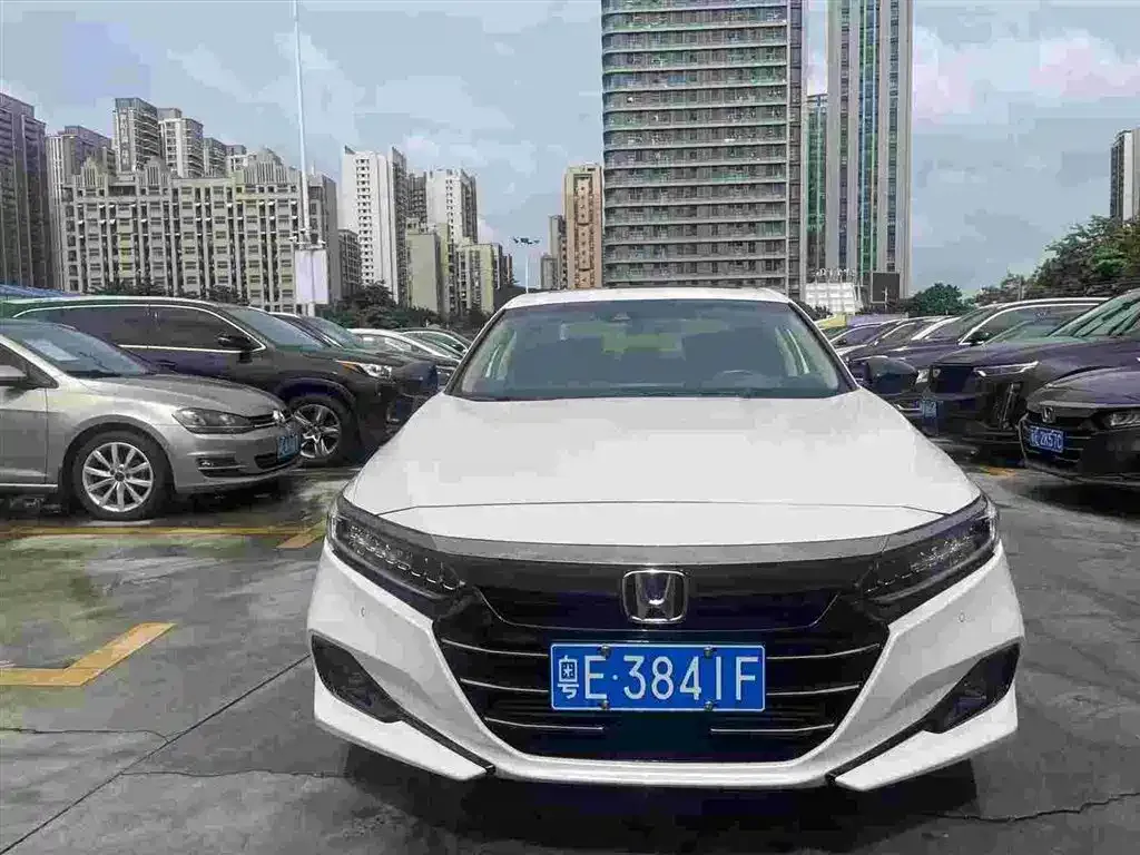 Honda Accord — фото 1