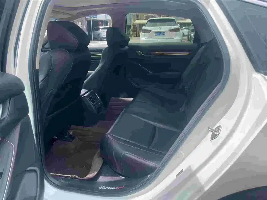 Honda Accord — фото 4