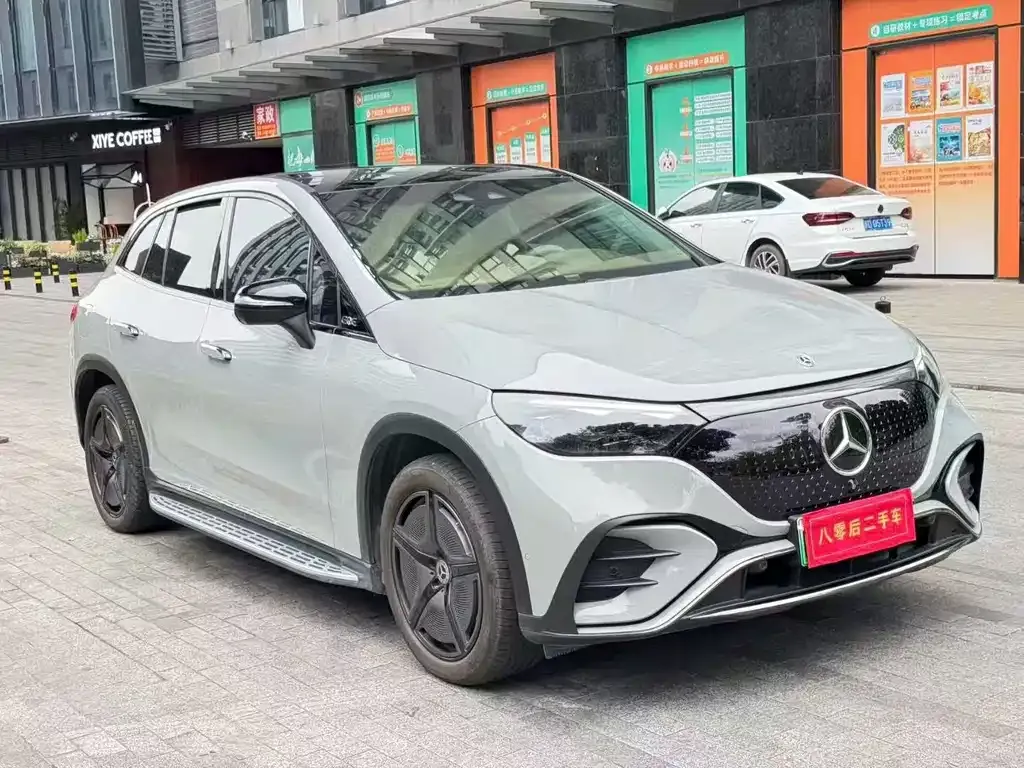 Mercedes-Benz EQE SUV — фото 6