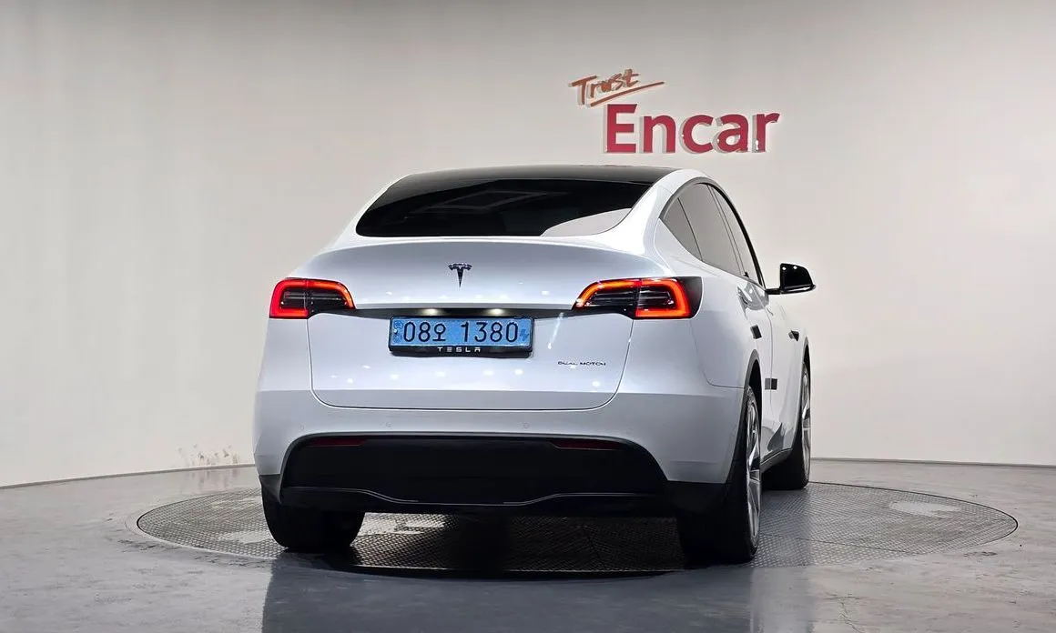 Tesla Model Y — фото 7