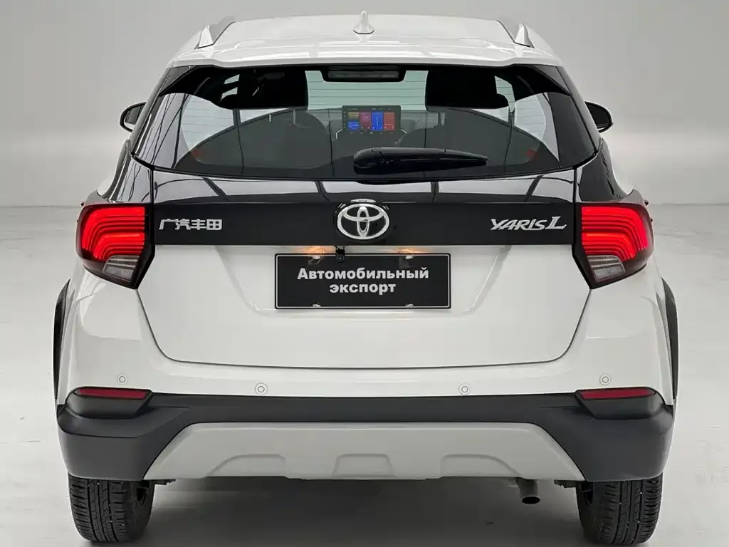 Toyota Yaris L — фото 3