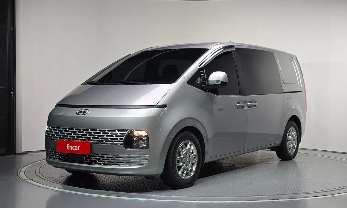 Hyundai Staria — фото 1