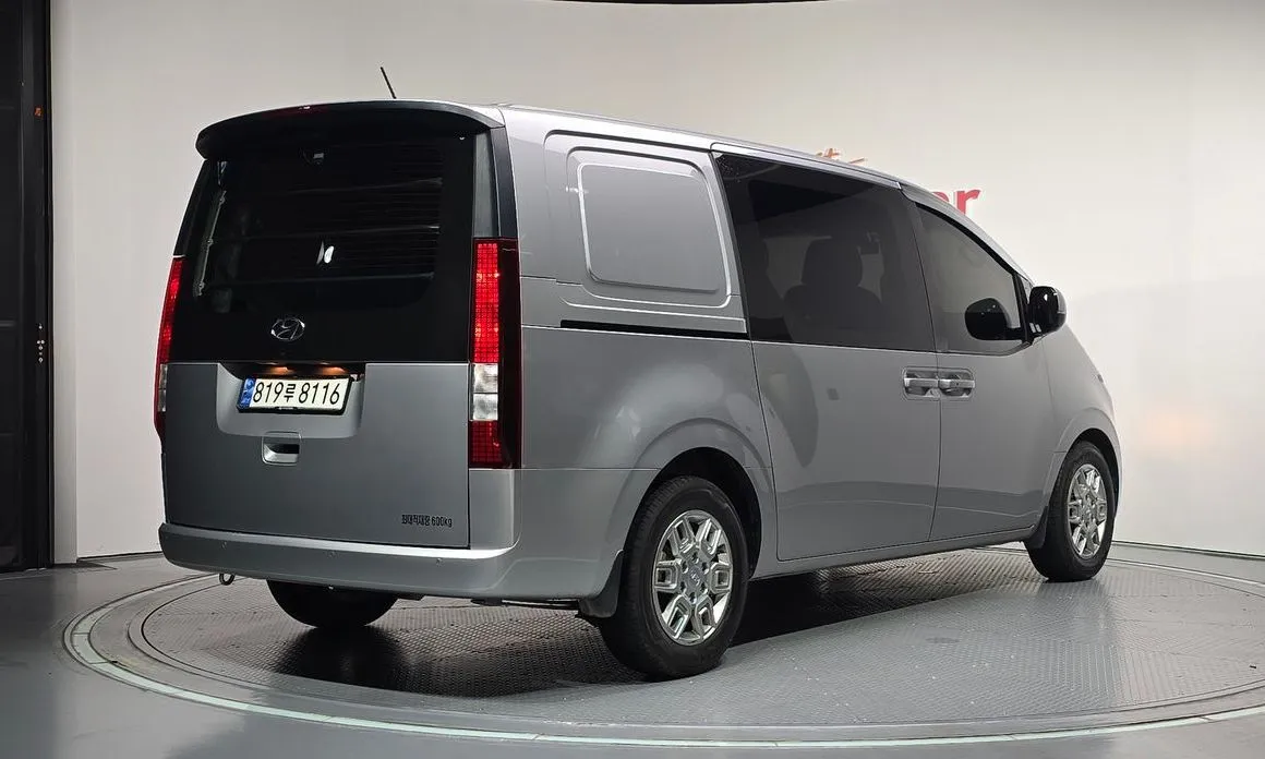 Hyundai Staria — фото 2