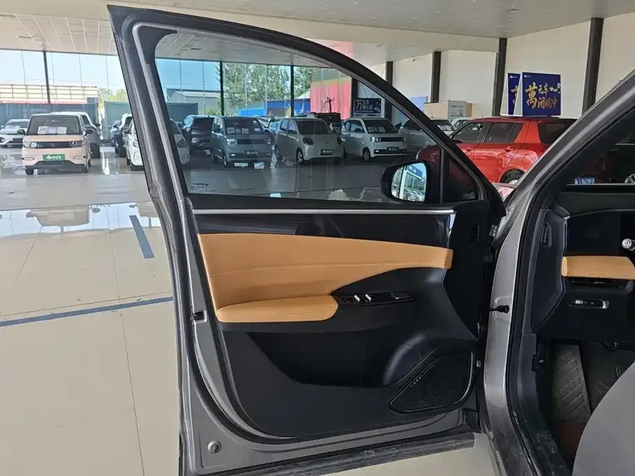 Geely Galaxy L7 — фото 10