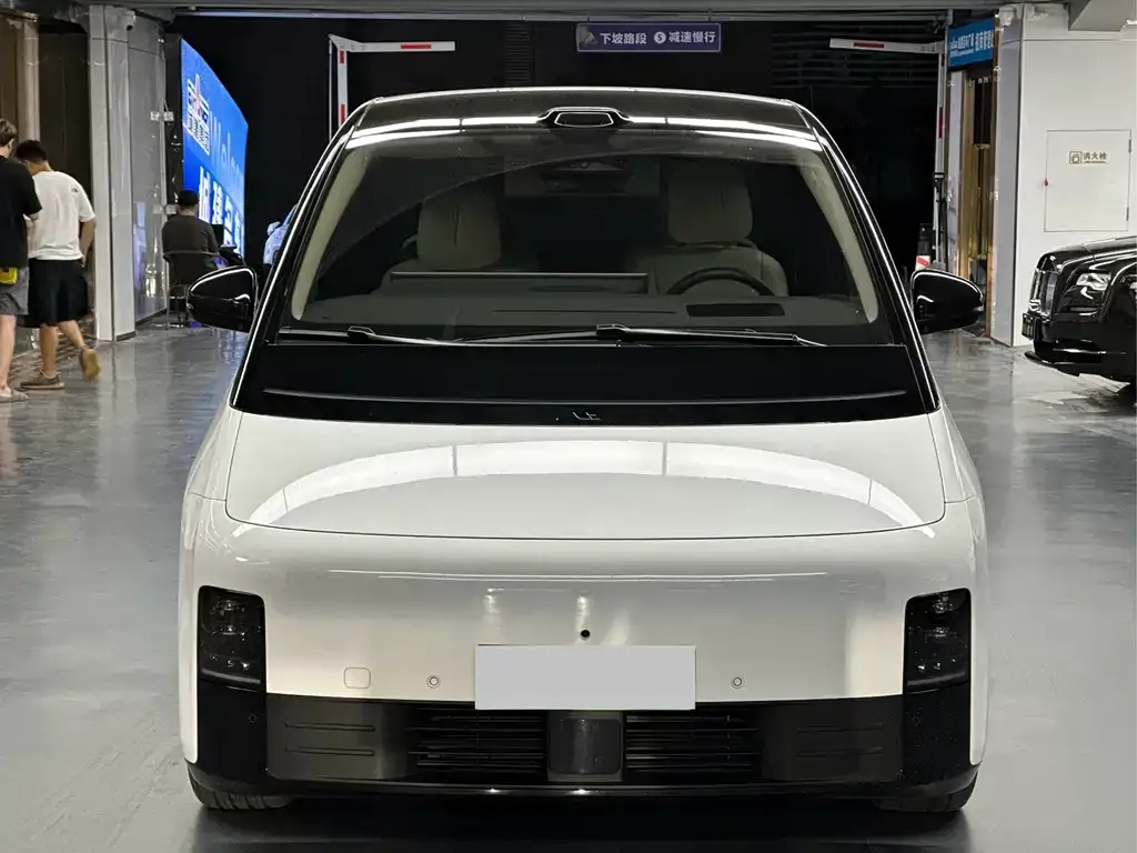 Li Auto MEGA — фото 2