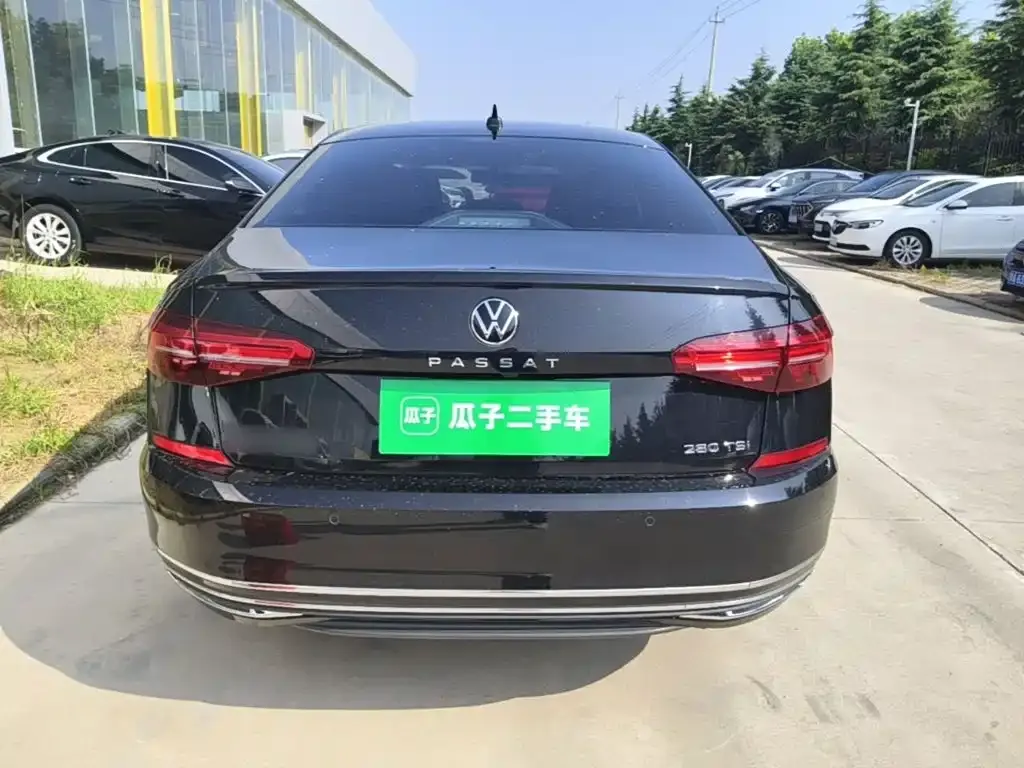 Volkswagen Passat — фото 8