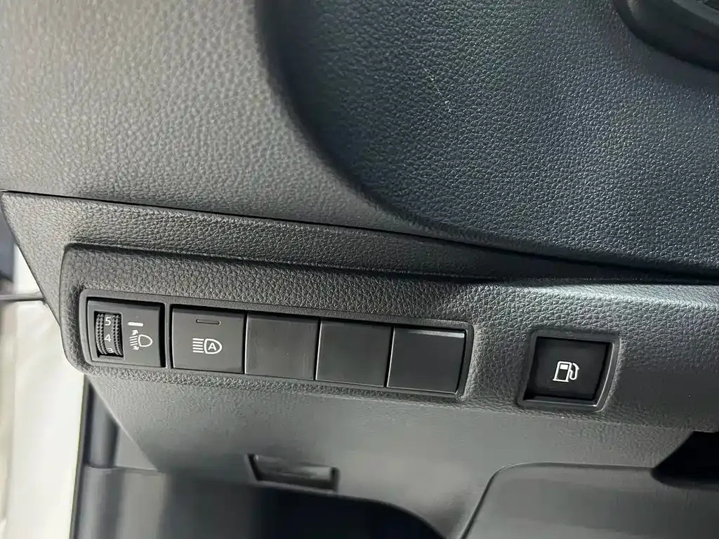 Toyota Corolla — фото 10