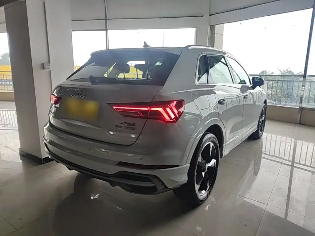 Audi Q3 — фото 10
