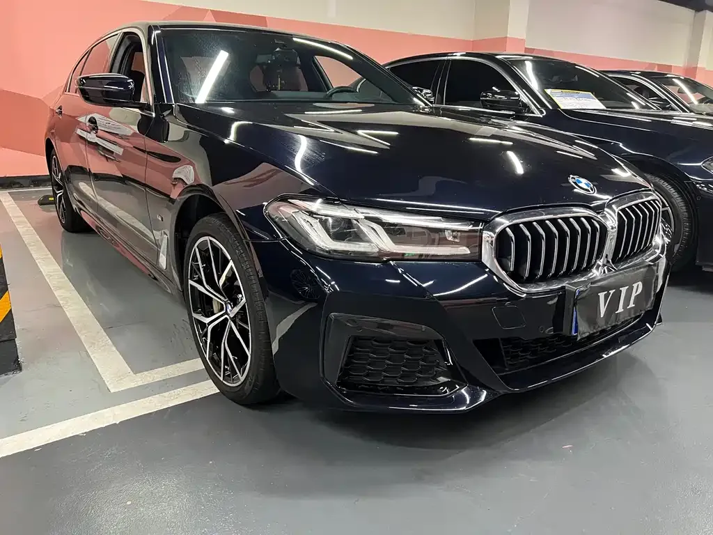 BMW 5 Series — фото 1