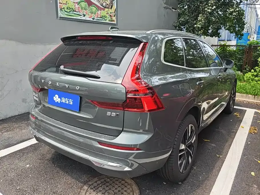 Volvo XC60 — фото 8