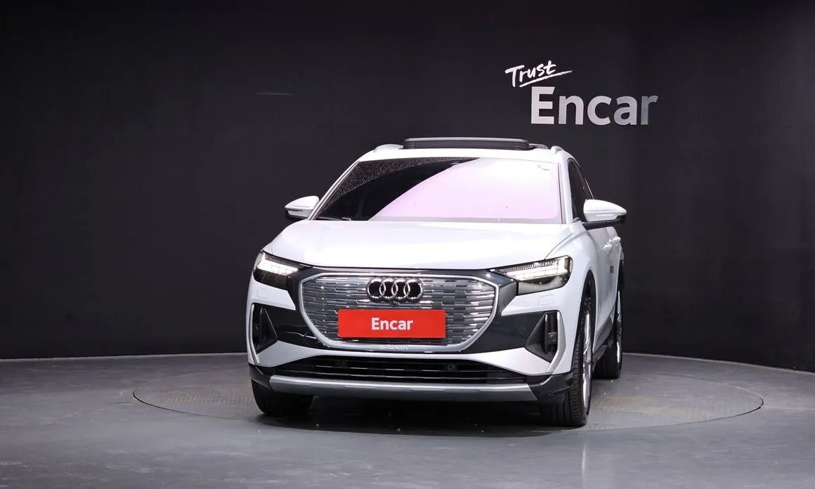 Audi Q4 e-tron — фото 3