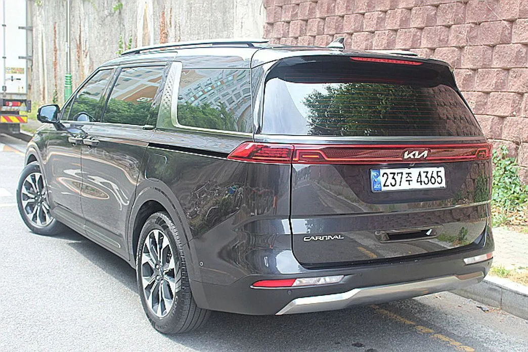 Kia Carnival — фото 3