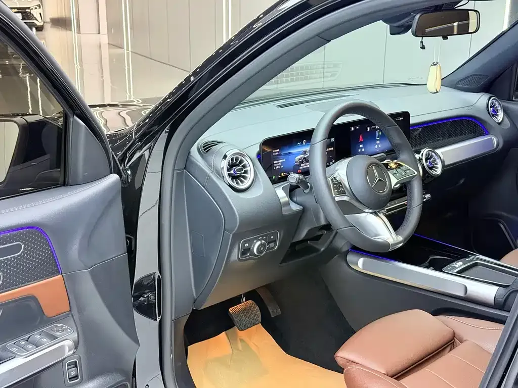 Mercedes-Benz GLB — фото 10