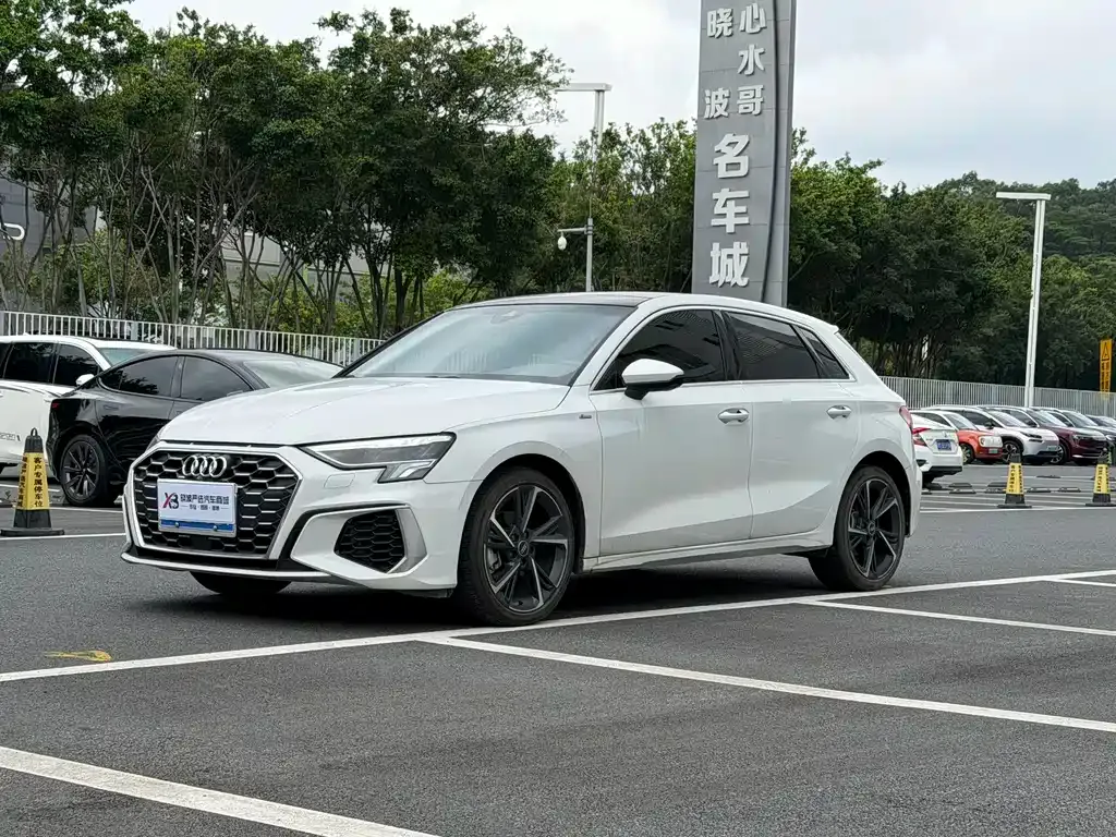 Audi A3 — фото 1