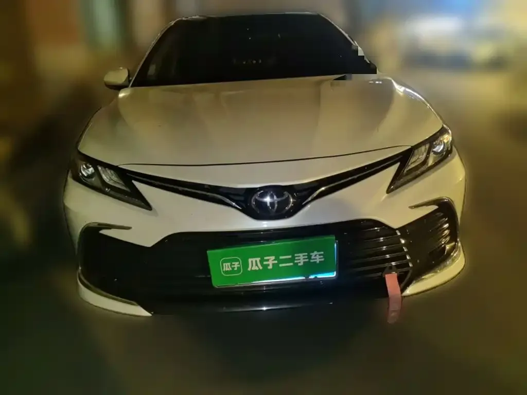 Toyota Camry — фото 8