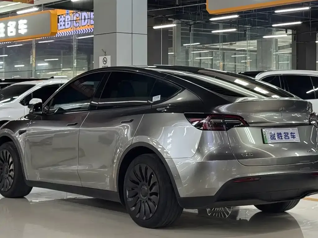 Tesla Model Y — фото 3