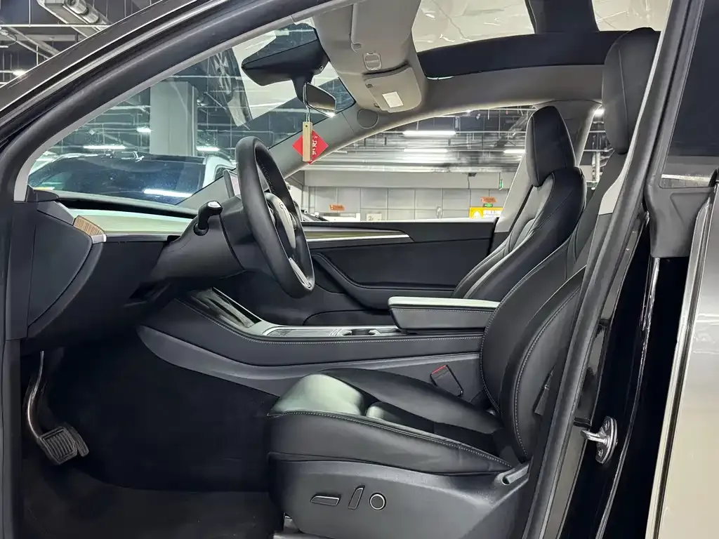 Tesla Model Y — фото 7