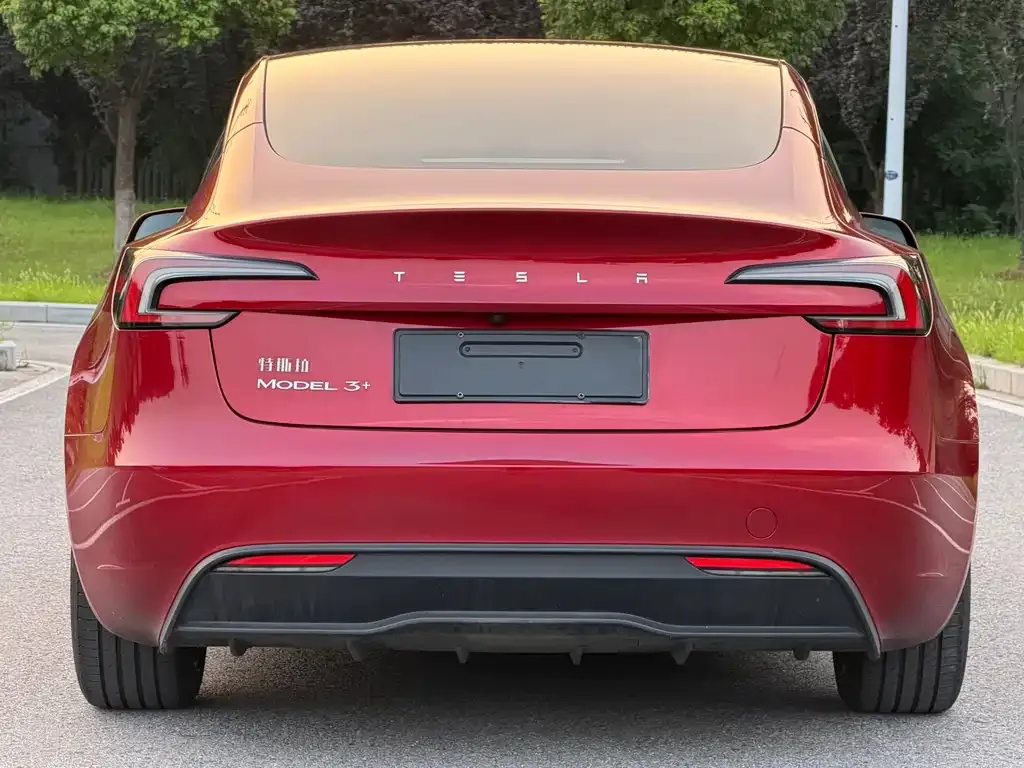 Tesla Model 3 — фото 2