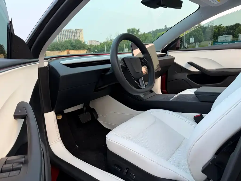 Tesla Model 3 — фото 10