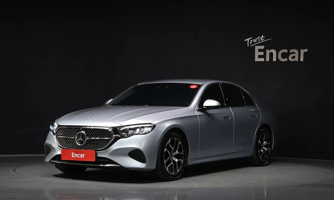 Mercedes-Benz E-Class — фото 1