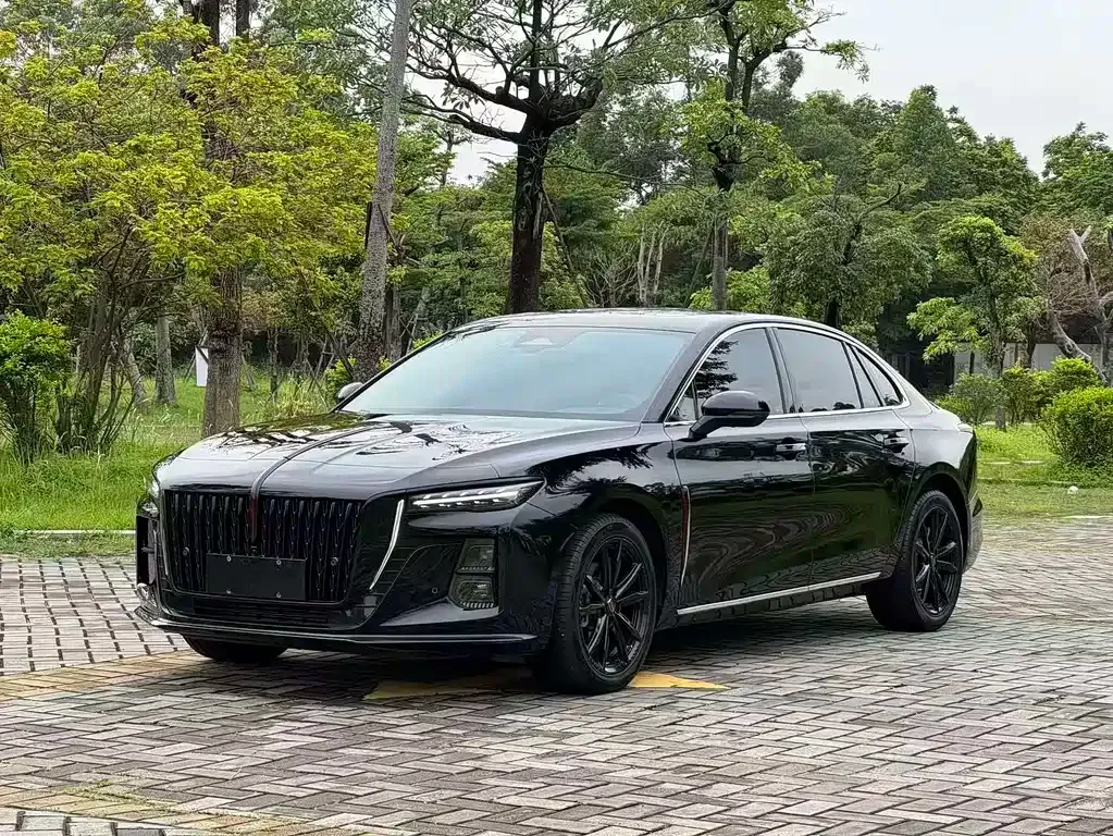 Hongqi H5 — фото 1