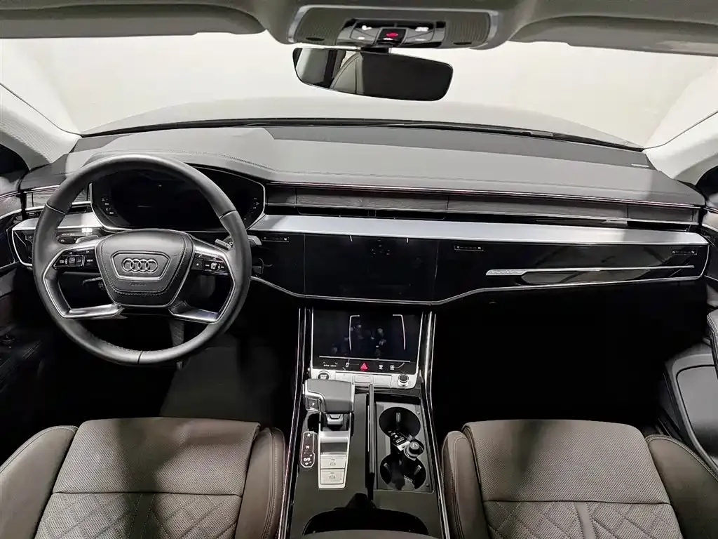 Audi A8 — фото 10