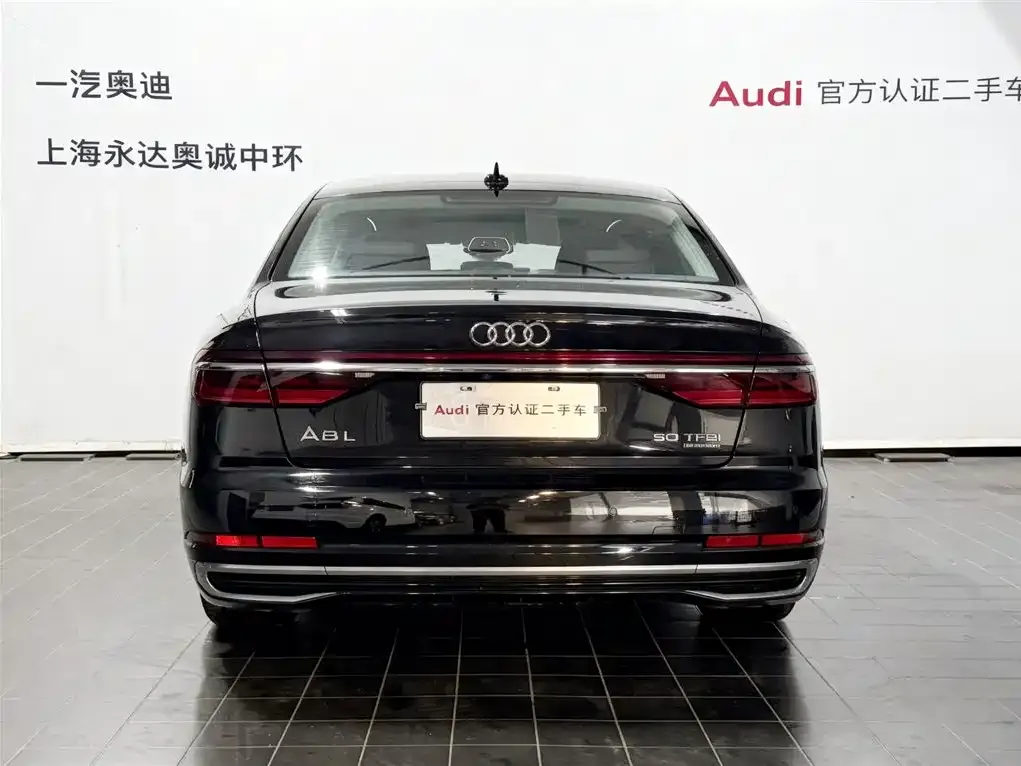 Audi A8 — фото 8