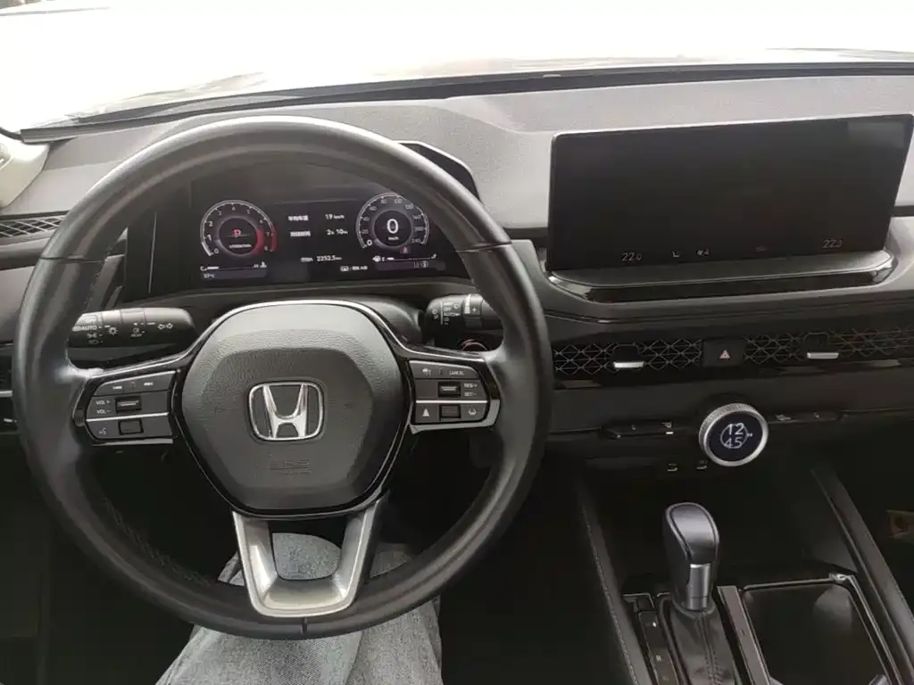 Honda Accord — фото 10