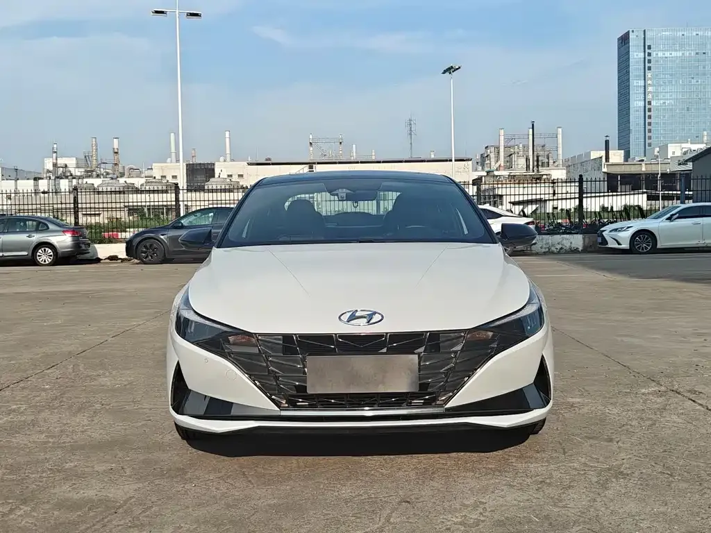 Hyundai Elantra — фото 8