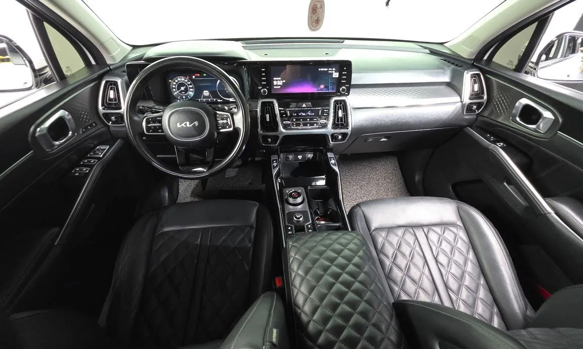 Kia Sorento — фото 8