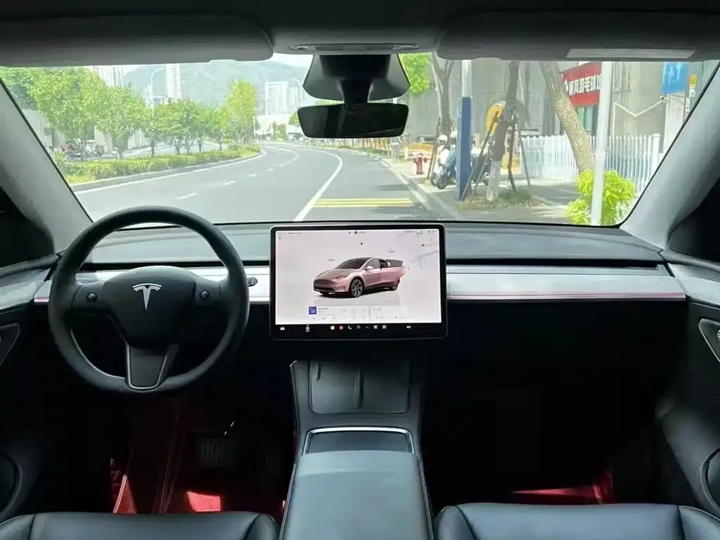 Tesla Model Y — фото 7