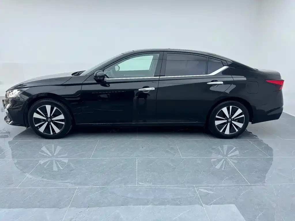 Nissan Teana — фото 2