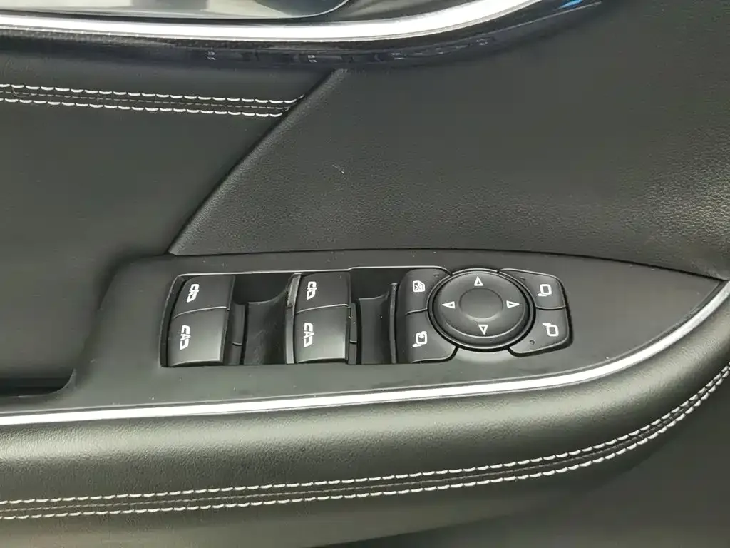 Buick Envision S — фото 9