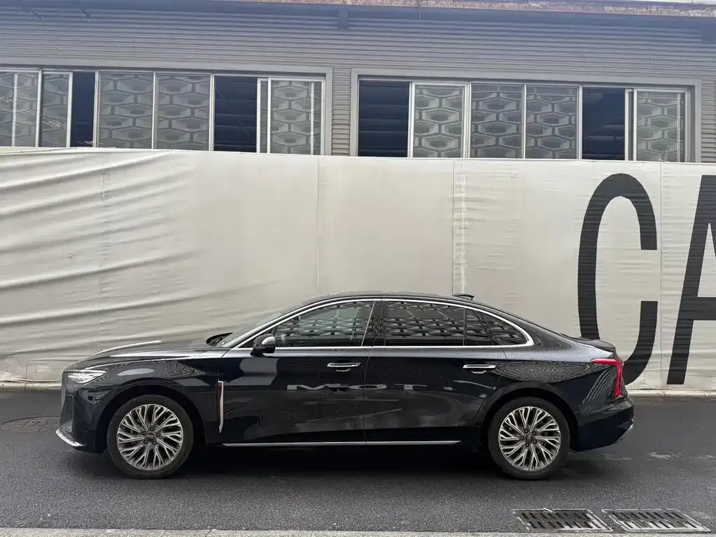 Hongqi H5 — фото 3