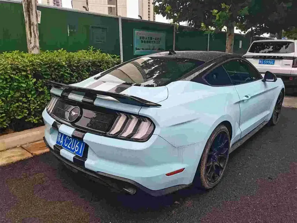 Ford Mustang — фото 5