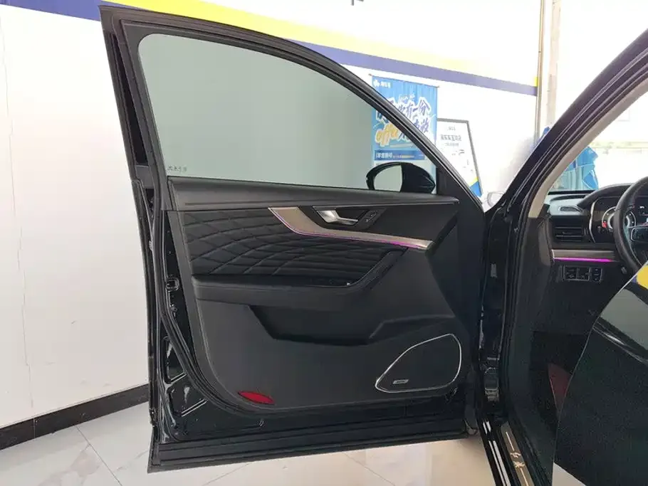 Hongqi HS5 — фото 2