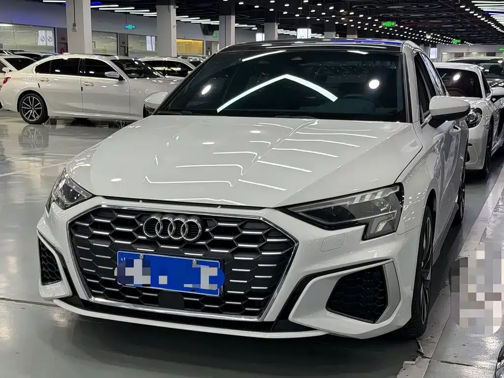 Audi A3 — фото 1