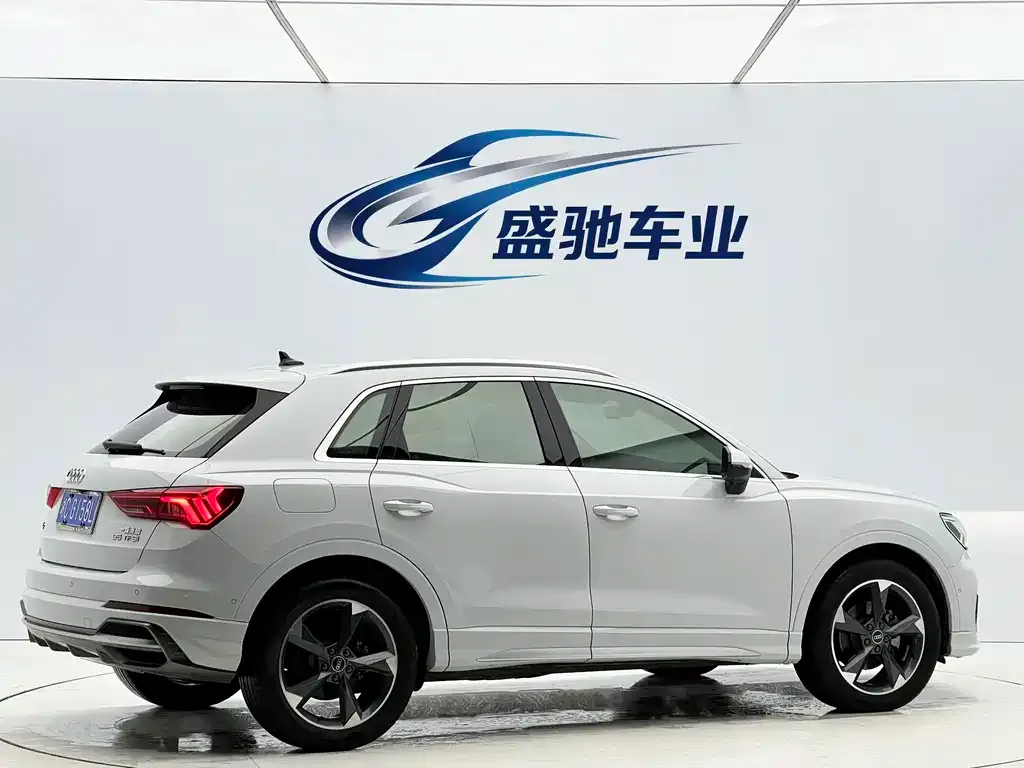 Audi Q3 — фото 5